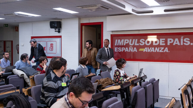 La mitad de los trabajadores de prensa de Ferraz cobran en realidad un salario público