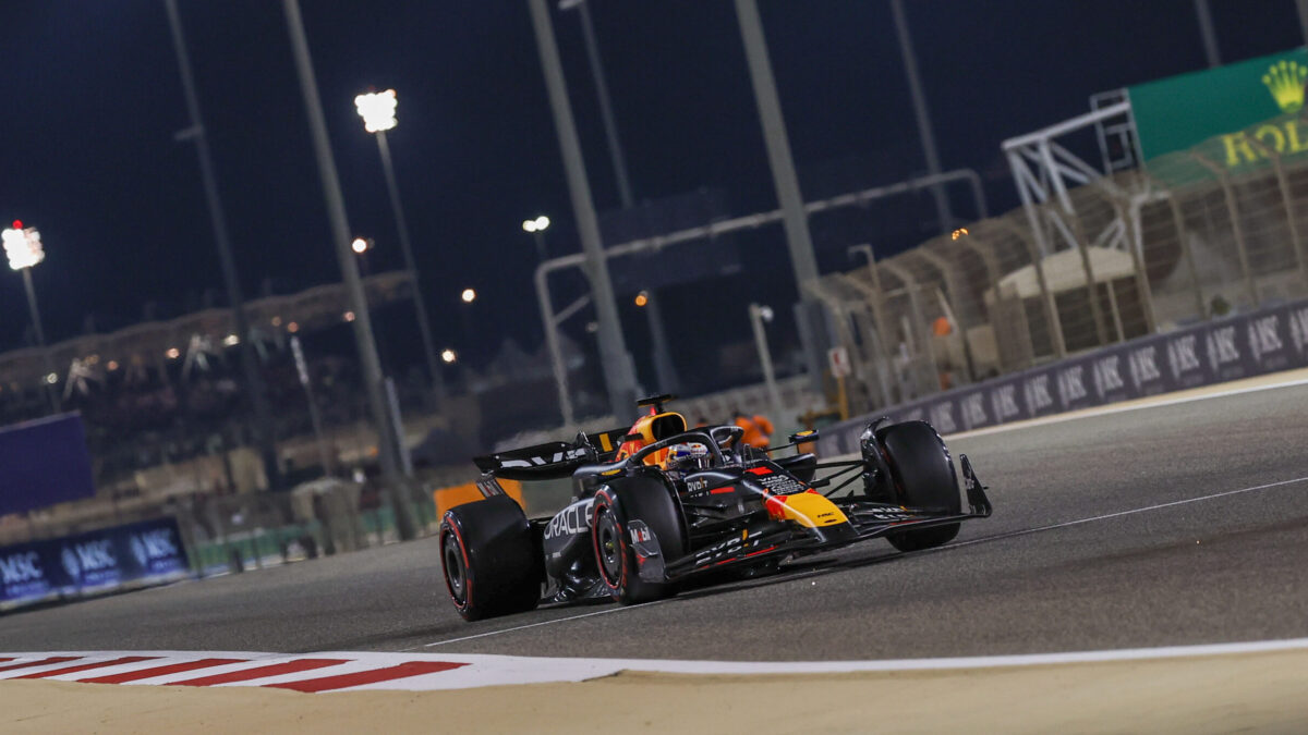 Carlos Sainz sube al pódium de la F1 en la carrera inaugural que ganó Max Verstappen