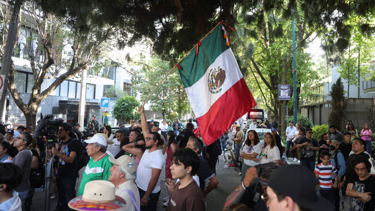 México cierra de forma indefinida su Embajada en Ecuador y evacua a su personal diplomático