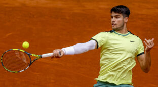 Alcaraz se queda con la plata tras un partidazo contra Djokovic perdido en un doble 7-6