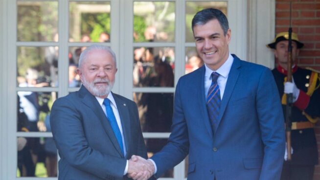 El presidente de Brasil habla con Pedro Sánchez para mostrarle su «solidaridad»