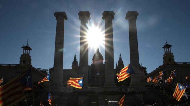 El 50% de los catalanes rechaza la independencia y el 42% la apoya, según el CEO