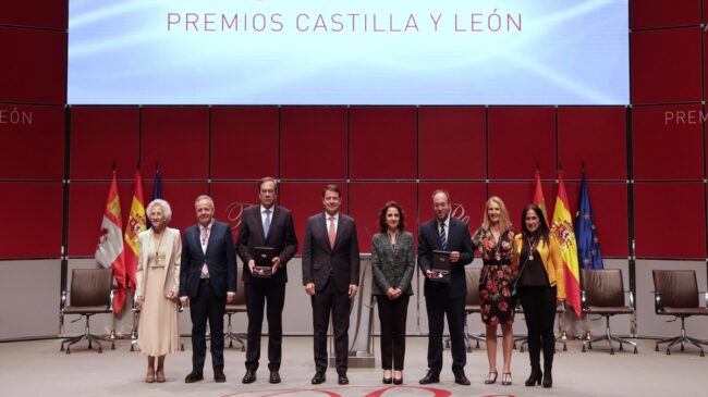 Mañueco preside la gala de entrega de los Premios Castilla y León