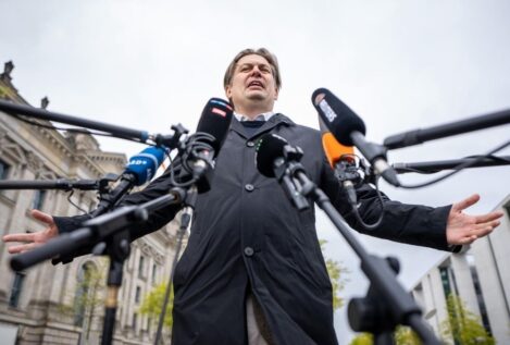 El líder de Alternativa para Alemania no dimitirá tras el arresto de un asistente por espionaje