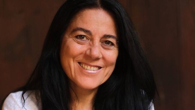Sandra Lorenzano desvela el arte de sanar las heridas del exilio