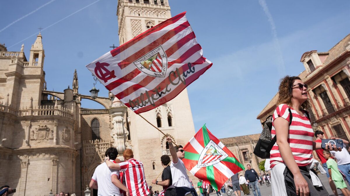 Indagan una oferta de empleo con requisito de euskera en la ‘fan zone’ del Athletic en Sevilla