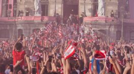La celebración de la victoria del Athletic ante sus aficionados en Bilbao, en imágenes