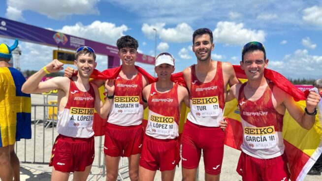 El equipo español de atletismo masculino, campeón del mundo de 20 kilómetros marcha