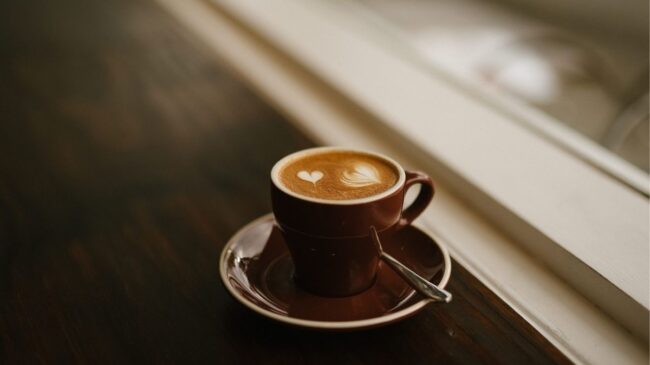 Este es el número de tazas de café que puedes tomar durante el día, según la OMS