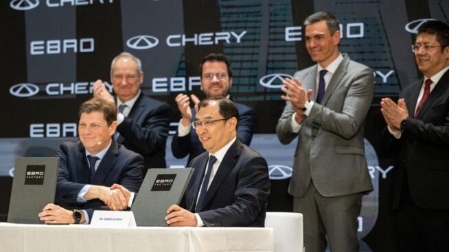 El Gobierno concede 25 millones de fondos UE para fabricar coches chinos en España