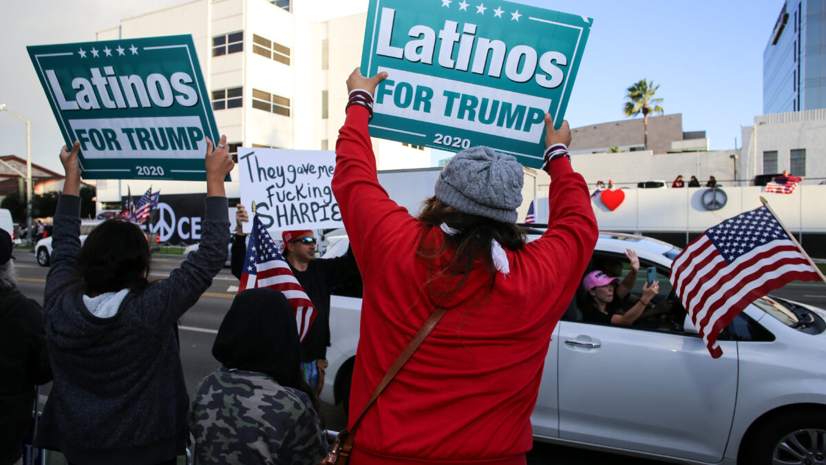 El doble de políticos de Estados Unidos usa el español para llegar al votante hispano