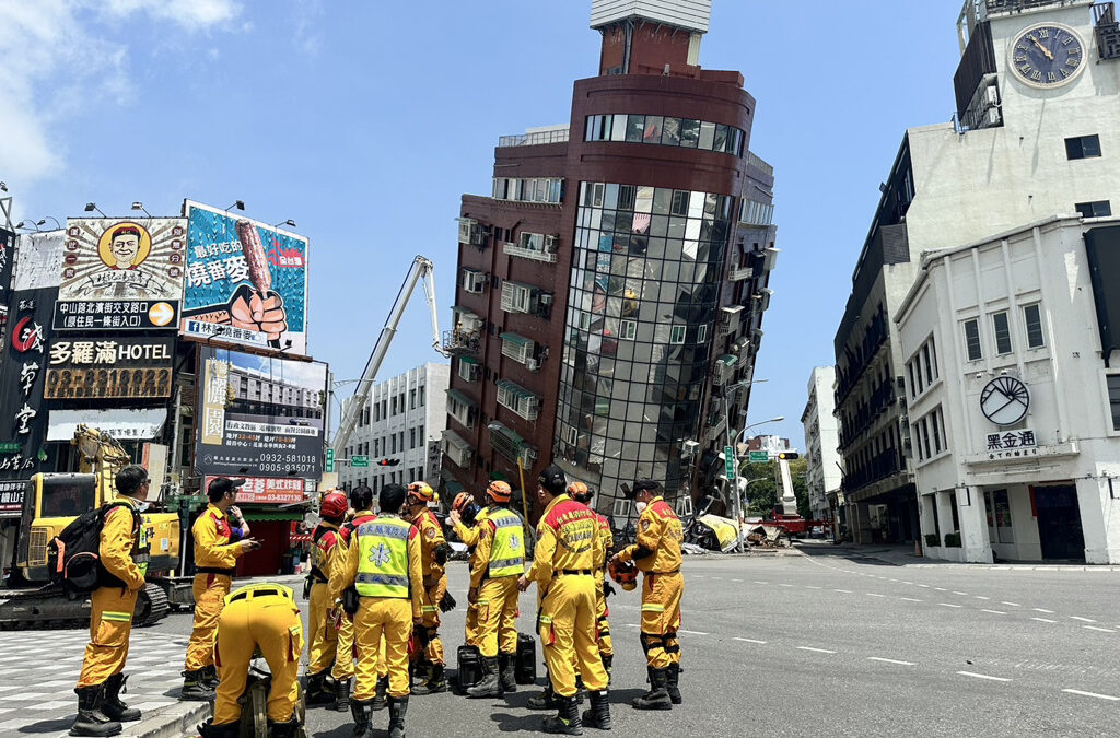 Siete muertos y 700 heridos en el peor terremoto de Taiwán en 25 años