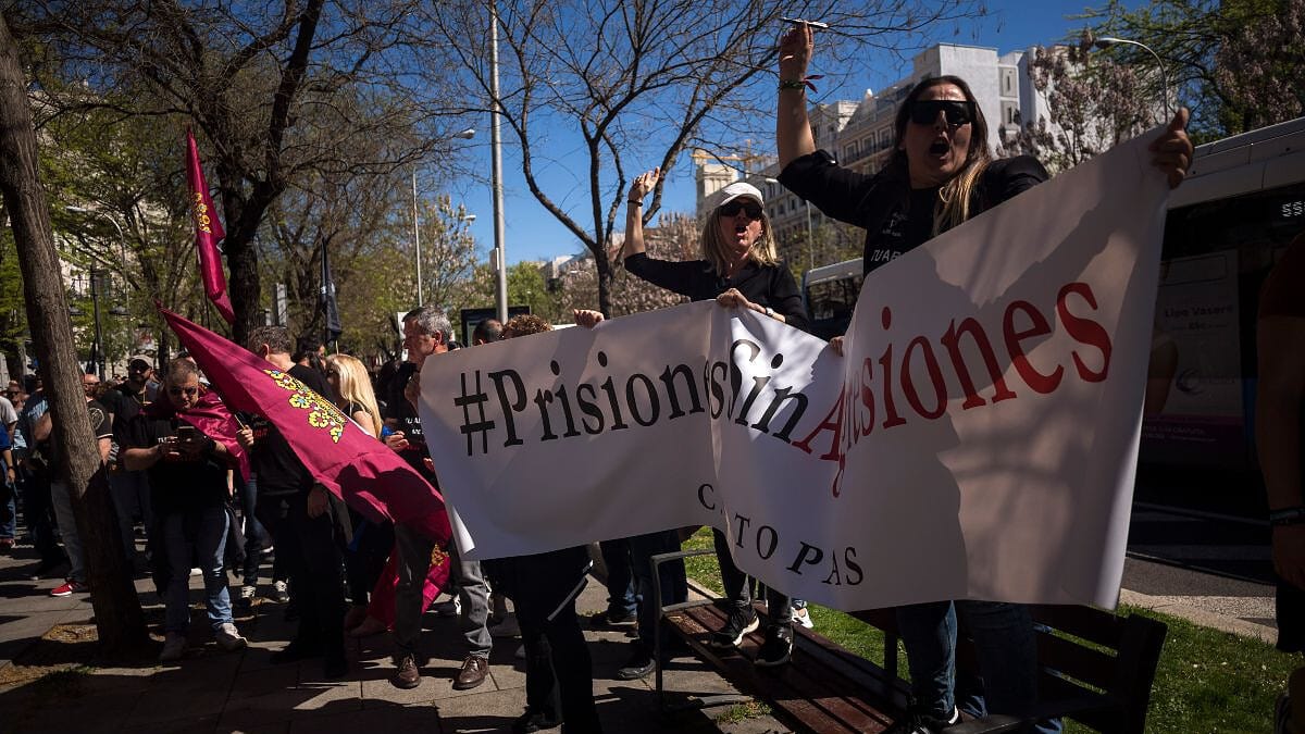 El Govern ve «histórico» el acuerdo con los funcionarios de las prisiones en Cataluña