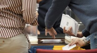 El voto exterior no altera el reparto de escaños en el País Vasco
