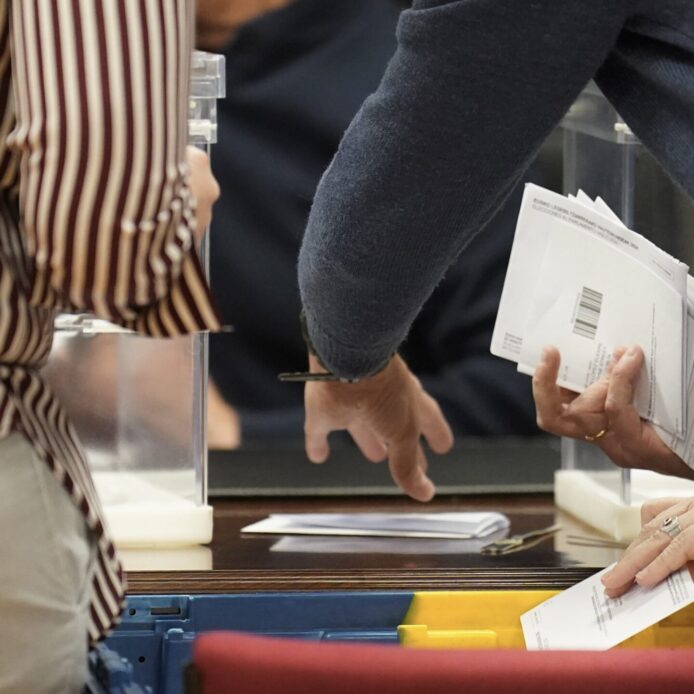 El voto exterior no altera el reparto de escaños en el País Vasco