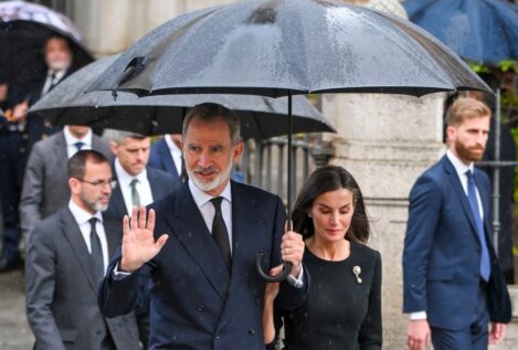 Los Reyes coinciden con Juan Carlos y Doña Sofía en el funeral de Fernando Gómez-Acebo