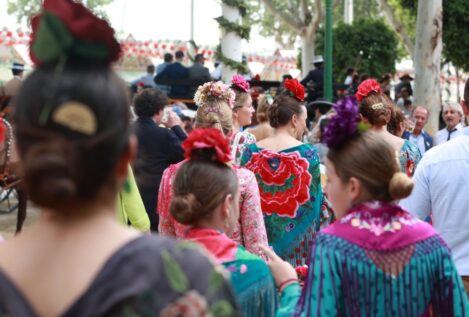La Feria de Sevilla recupera el 'Lunes del Pescaíto' con el respaldo del 52% los sevillanos