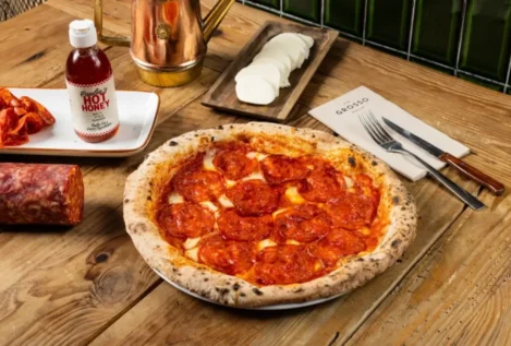 La pizza viral de Nueva York llega a los restaurantes de España