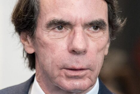 Aznar acusa a Sánchez de suplantar la Presidencia por una «comedia de caudillismo lacrimógena»