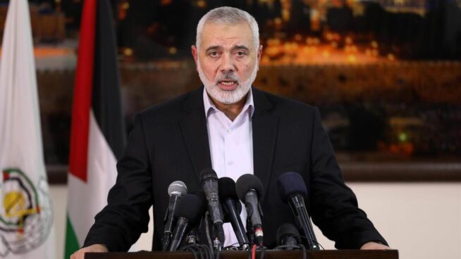 Un ataque aéreo israelí mata a tres hijos del líder político de Hamás al norte de la Franja de Gaza