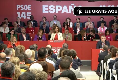 El PSOE respalda en pie y con aplausos a Begoña Gómez: «Estamos contigo»