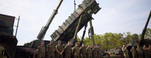 España adquiere un millar de misiles Patriot con tres aliados ante la demanda de Ucrania