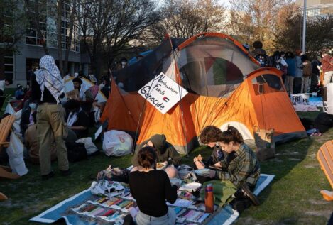 Un centenar de detenidos en el desalojo de una acampada propalestina en un campus de EEUU
