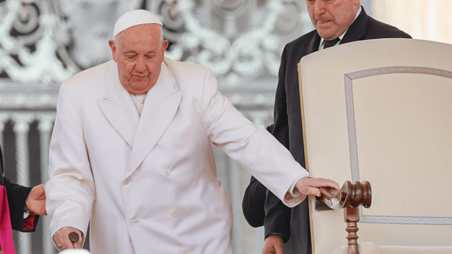 El Papa visita la Bienal de Venecia y habla con cerca de 80 reclusas en la cárcel de Giudecca