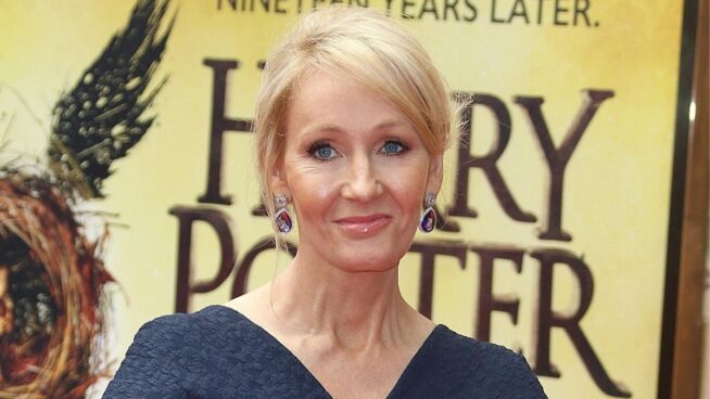 J.K. Rowling, tras las acusaciones de transfobia: «Si lo que he dicho es delito, que me detengan»