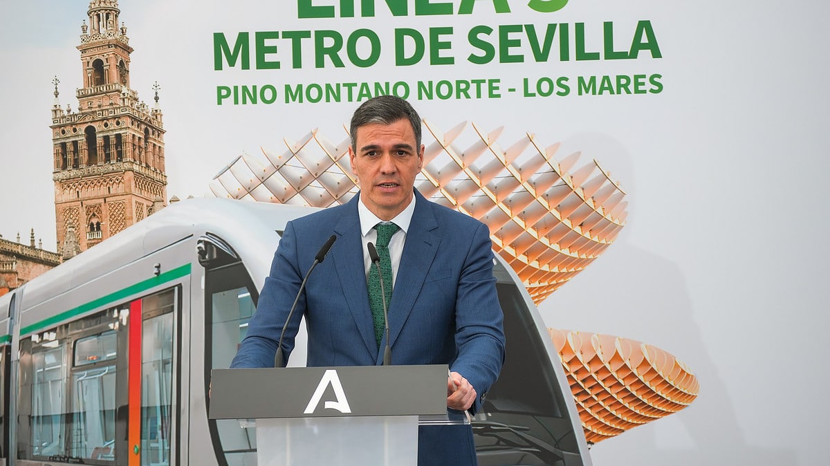 Pitos y abucheos a Sánchez durante su intervención en Sevilla