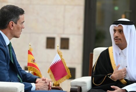 Sánchez pide en Qatar que los países árabes reconozcan a Israel para lograr la paz en Gaza