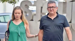 La pareja de Rosell pide fondos para pagar 422.500 euros que le exige una juez