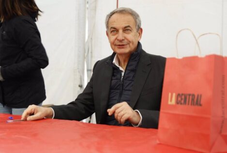 Zapatero, «incómodo» al ser preguntado si ha hablado mucho últimamente con Puigdemont