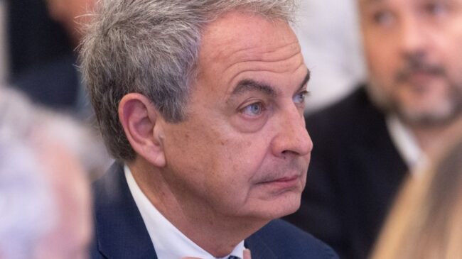 Zapatero no ha hablado con Sánchez y asegura estar «tranquilo» ante lo que pueda pasar