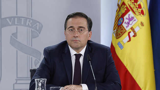 El Gobierno anuncia que España retira a su embajadora en Argentina tras los ataques de Milei