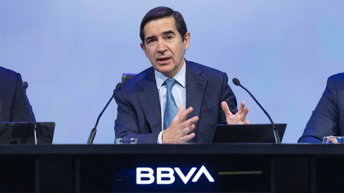 BBVA se arma ante las críticas y promete a los clientes del Sabadell el doble de oficinas