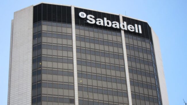 Sabadell suspende su programa de recompra de 340 millones por la OPA hostil de BBVA