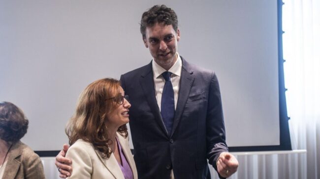 Pau Gasol apadrina en Ginebra la candidatura de Mónica García a la Junta Ejecutiva de la OMS