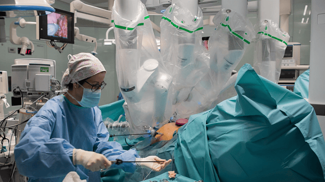 El Clínic de Barcelona, primer hospital de España en hacer 200 trasplantes robóticos de riñón