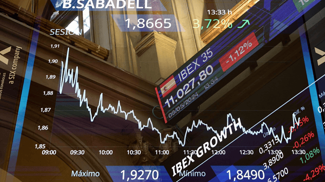 El Ibex sube un 2,3% en la semana de la opa de BBVA a Sabadell y recupera los 11.100 puntos
