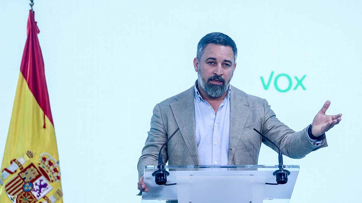 Vox se querella contra Sánchez por usar dinero público en la presentación de su libro