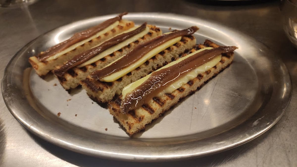 Anchoa con mantequilla: el plato estrella de los mejores restaurantes de Madrid