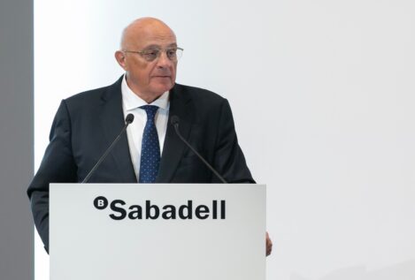 El presidente del Sabadell vende inmuebles por 9,5 millones y su patrimonial entra en beneficios