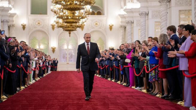 España mantiene la línea dura con Putin: no envía embajador a su jura ni al desfile militar