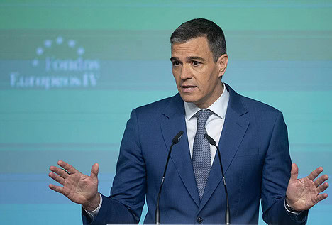 Varias empresas y bancos españoles salen en defensa de Sánchez por las palabras de Milei