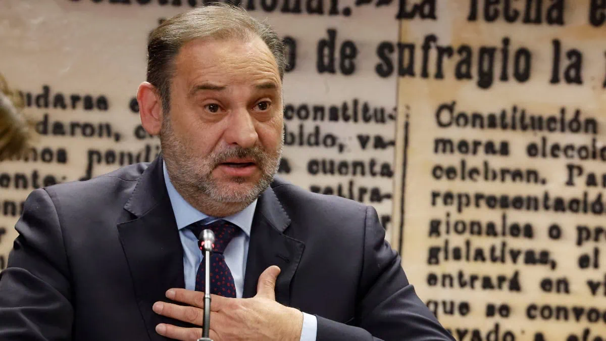 Un grupo de prostitutas paga una multa a una periodista que publicó tuits  contra Ábalos