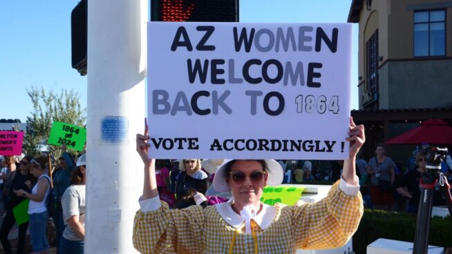 El Supremo de Arizona retrasa la aplicación de la ley de 1864 que prohíbe el aborto