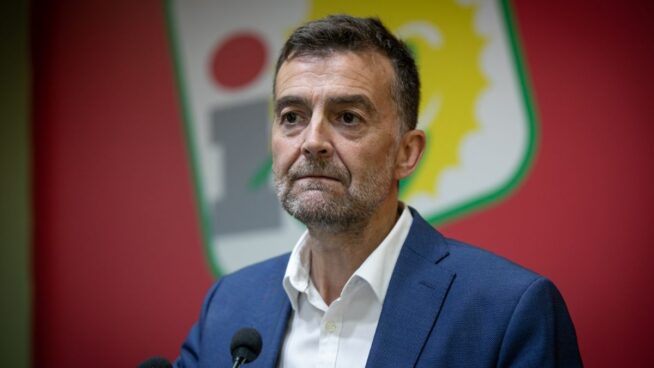 Antonio Maíllo gana las primarias de Izquierda Unida y vence a  la ministra Sira Rego