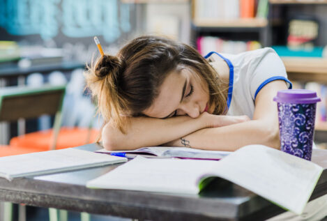 Dormir menos de ocho horas perjudica el aprendizaje de los estudiantes de 15 años