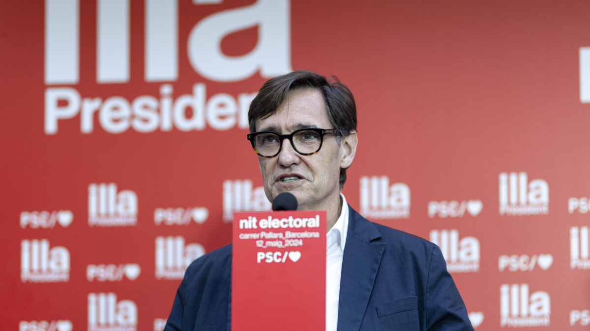 Illa llega a la sede del PSC con «buenas sensaciones»: «Hoy se abrirá una nueva etapa»